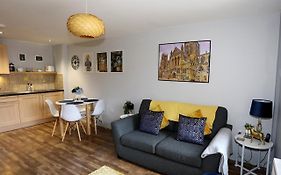 Private George Hudson Court Apartments Close To City Walls